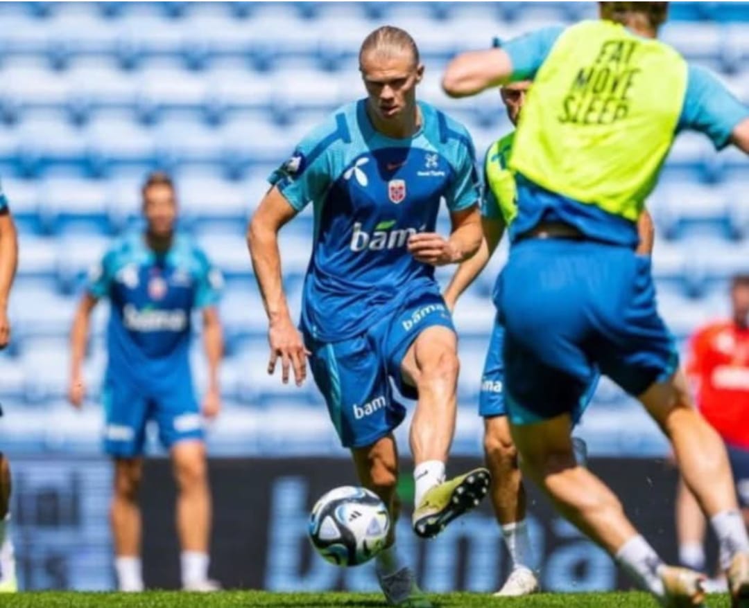 Bomber Manchester City, Earling Haaland saat melakukan sesi latihan bersama tim. (INSTAGRAM)