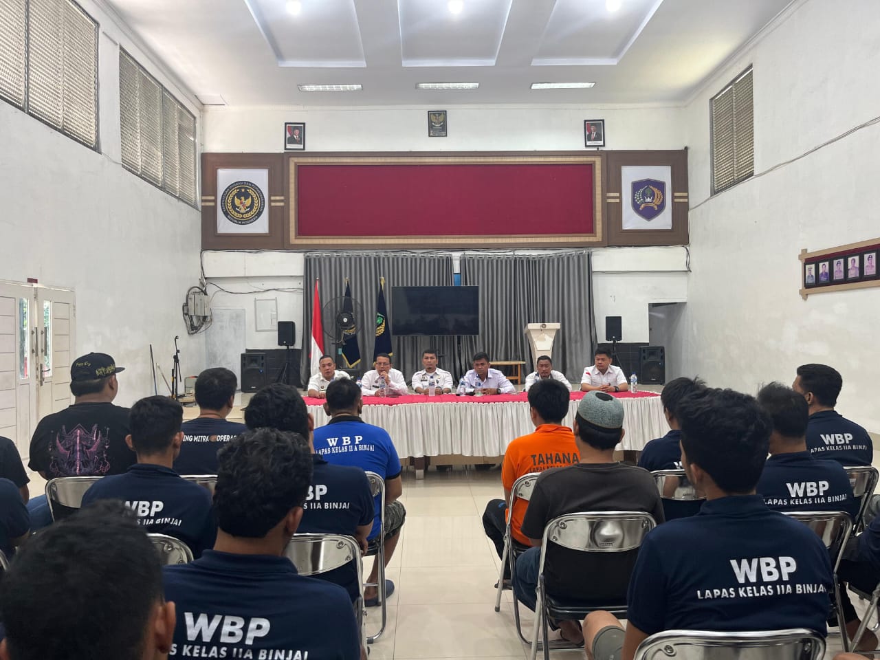 Wargabinaan Lapas Binjai saat mengikuti sosialisasi untuk menjaga keamanan dan ketertiban bersama. (Istimewa/Sumut Pos)