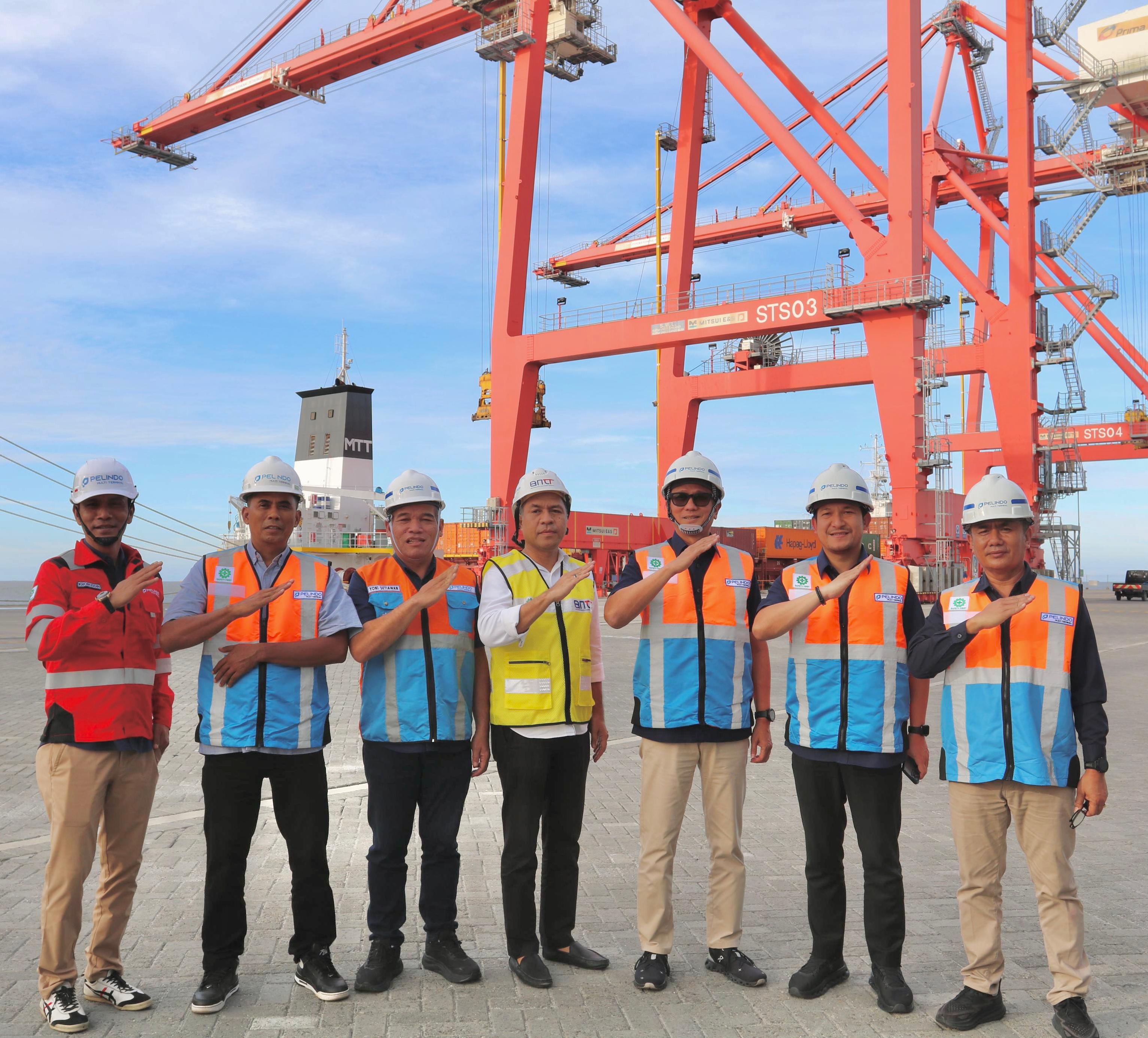 BELAWAN: Direktur Keuangan dan Direktur Operasional Pelindo kunjungan kerja ke Pelabuhan Belawan. (Dok: Pelindo)