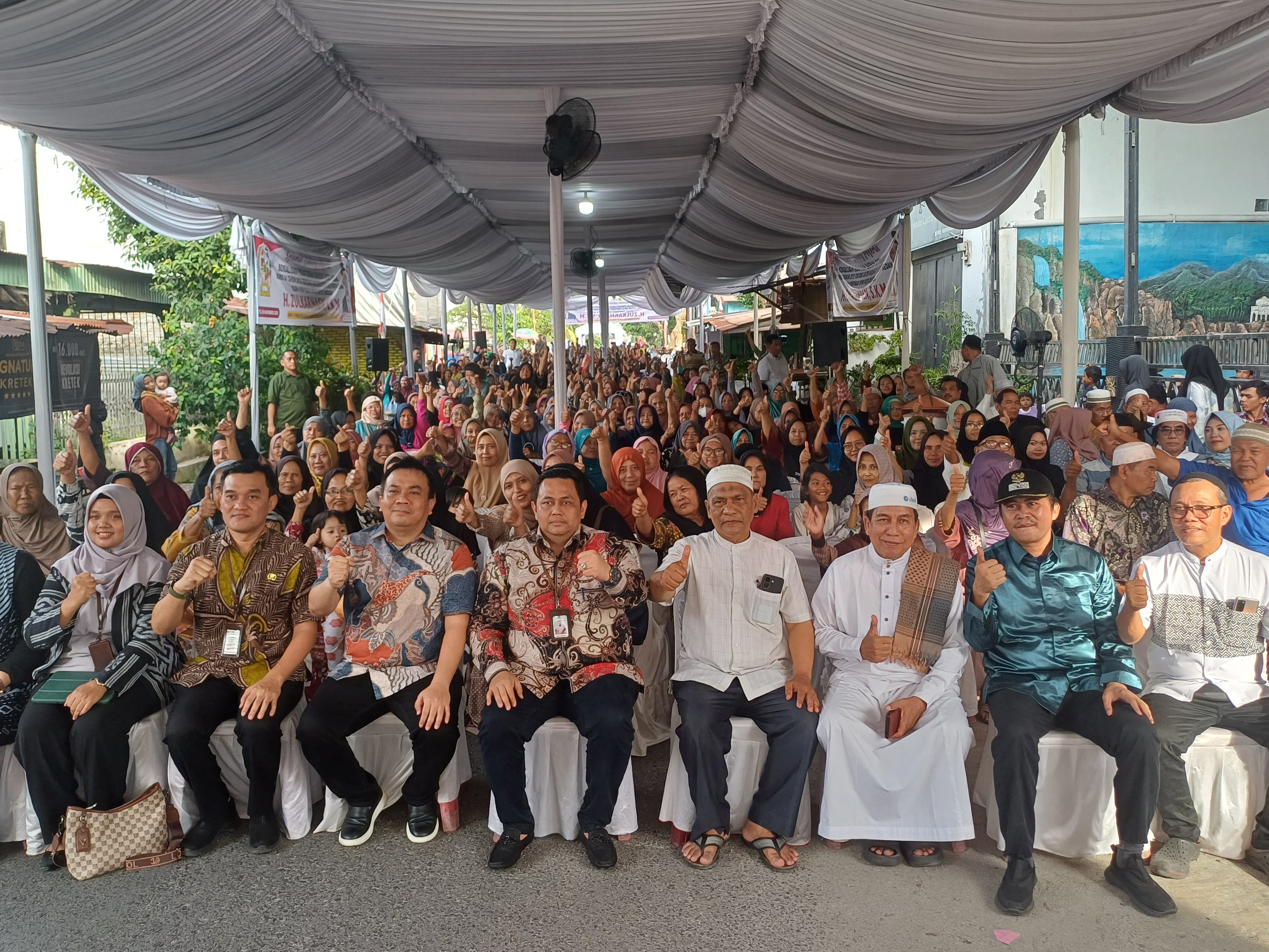 SOSPER: Wakil Ketua DPRD Kota Medan, H. Zulkarnaen S.K.M menggelar Sosialisasi Perda Kota Medan No.4 Tahun 2012 di Medan Perjuangan, Sabtu (8/11/2025). (Dok: Markus Pasaribu/Sumut Pos)