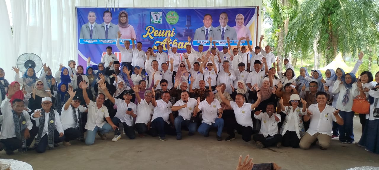 MERIAH: Kemeriahan Reuni Akbar Alumni SMAN 1 Rantauprapat. (Dok: Fajar/Sumut Pos)
