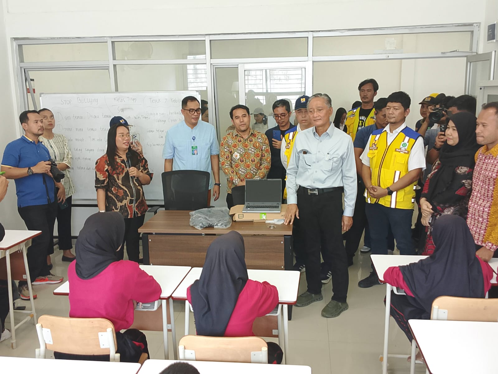 Menteri Pekerjaan Umum (PU) Dody Hanggodo saat meninjau Sekolah Rakyat di Balai Besar Pelatihan Vokasi dan Produktivitas Medan.(ISTIMEWA/SUMUT POS)