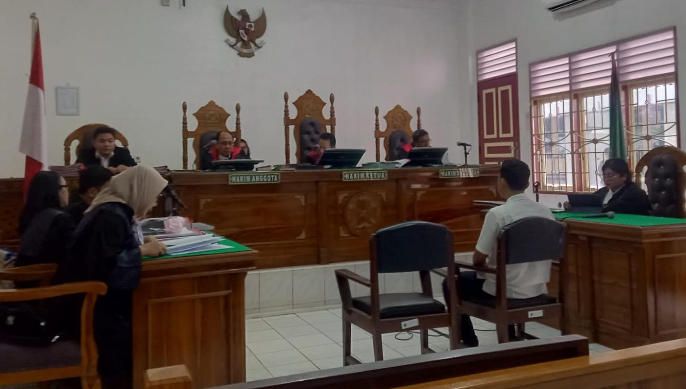 Stevanus Deo Bangun alias Evan, terdakwa kasus perdagangan satwa dilindungi saat menjalani sidang di PN Medan. (Ist)