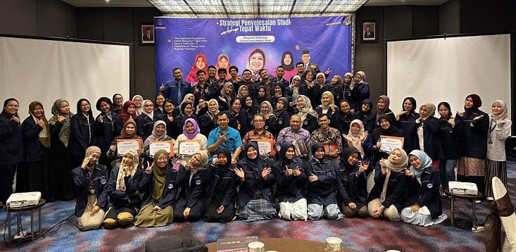 WORKSHOP: Magister Psikologi UMA saat menyelenggarakan workshop strategi penyelesaian studi tepat waktu. (Istimewa/Sumut Pos)
