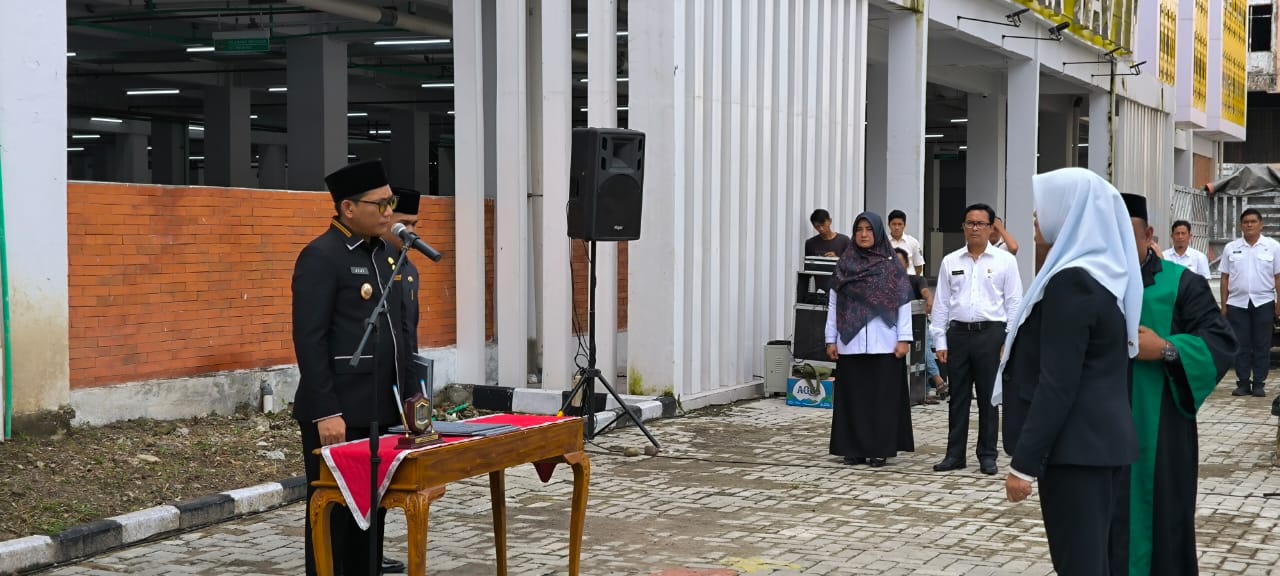 Wawako Binjai, Hasanul Jihadi melakukan terobosan di luar kebiasaan dengan melantik Putri Syawal Sembiring sebagai Asisten Pemerintahan dan Kesejahteraan Rakyat di Pasar Tavip.