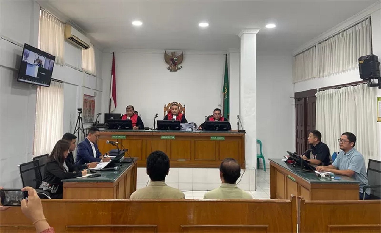 Sidang gugatan perdata Rida K Liamsi terhadap Riau Pos Group, di Pengadilan Negeri Pekanbaru, baru-baru ini. (istimewa)
