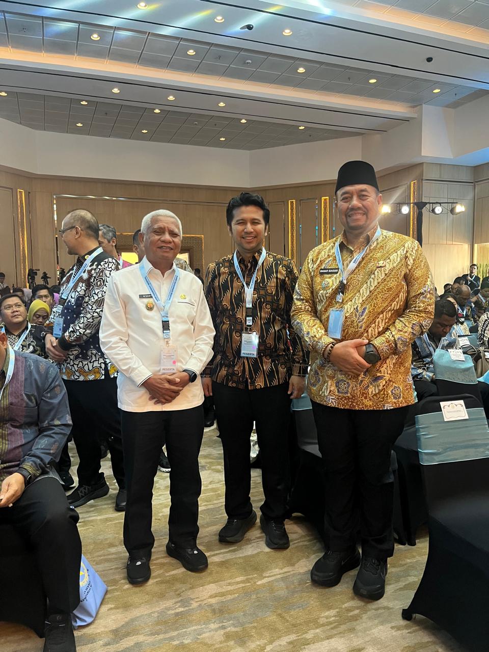 Bupati Batubara H. Baharuddin Siagian, SH, M.Si saat bertemu dengan Wagubsu Surya BSc, saat  Rakornas Percepatan Penurunan Stunting Tahun 2025. (DISKOMINFO BATUBARA/SUMUT POS)