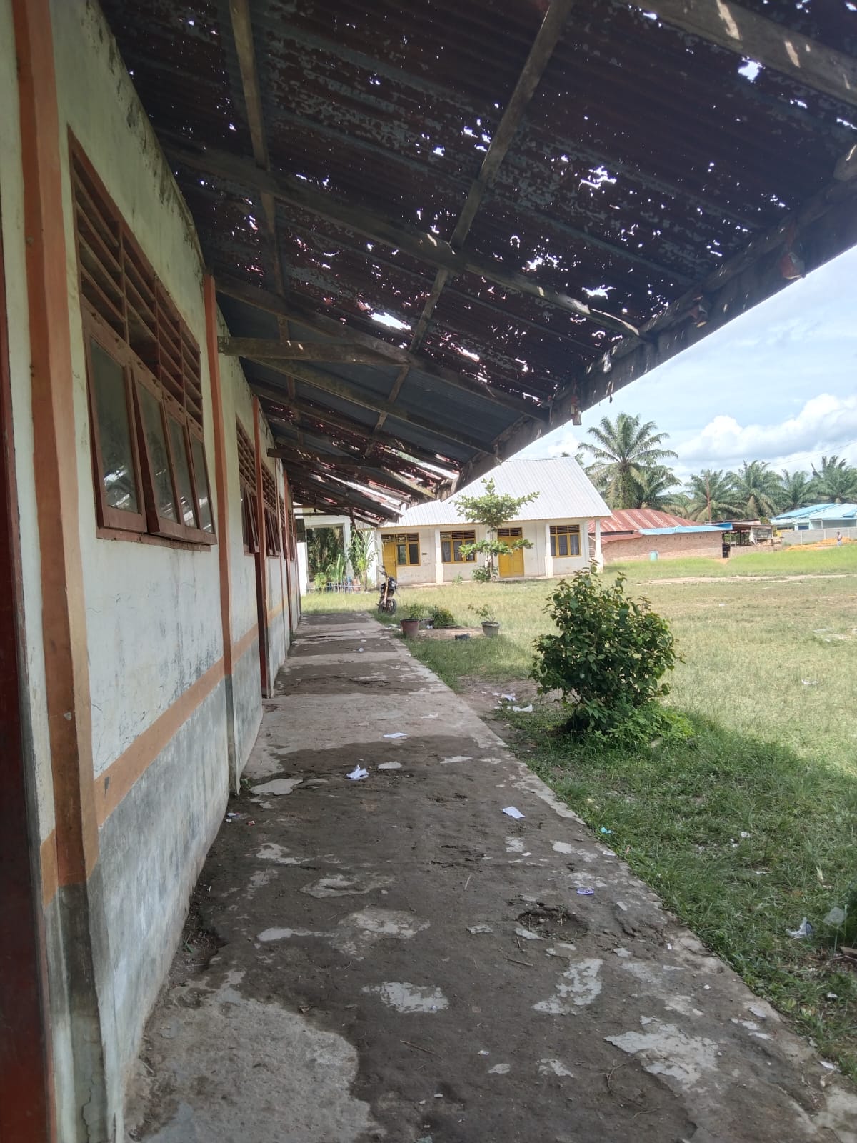 Kondisi SDN 22 Sei Siarti, Panai Tengah Labuhanbatu sangat memprihatinkan.