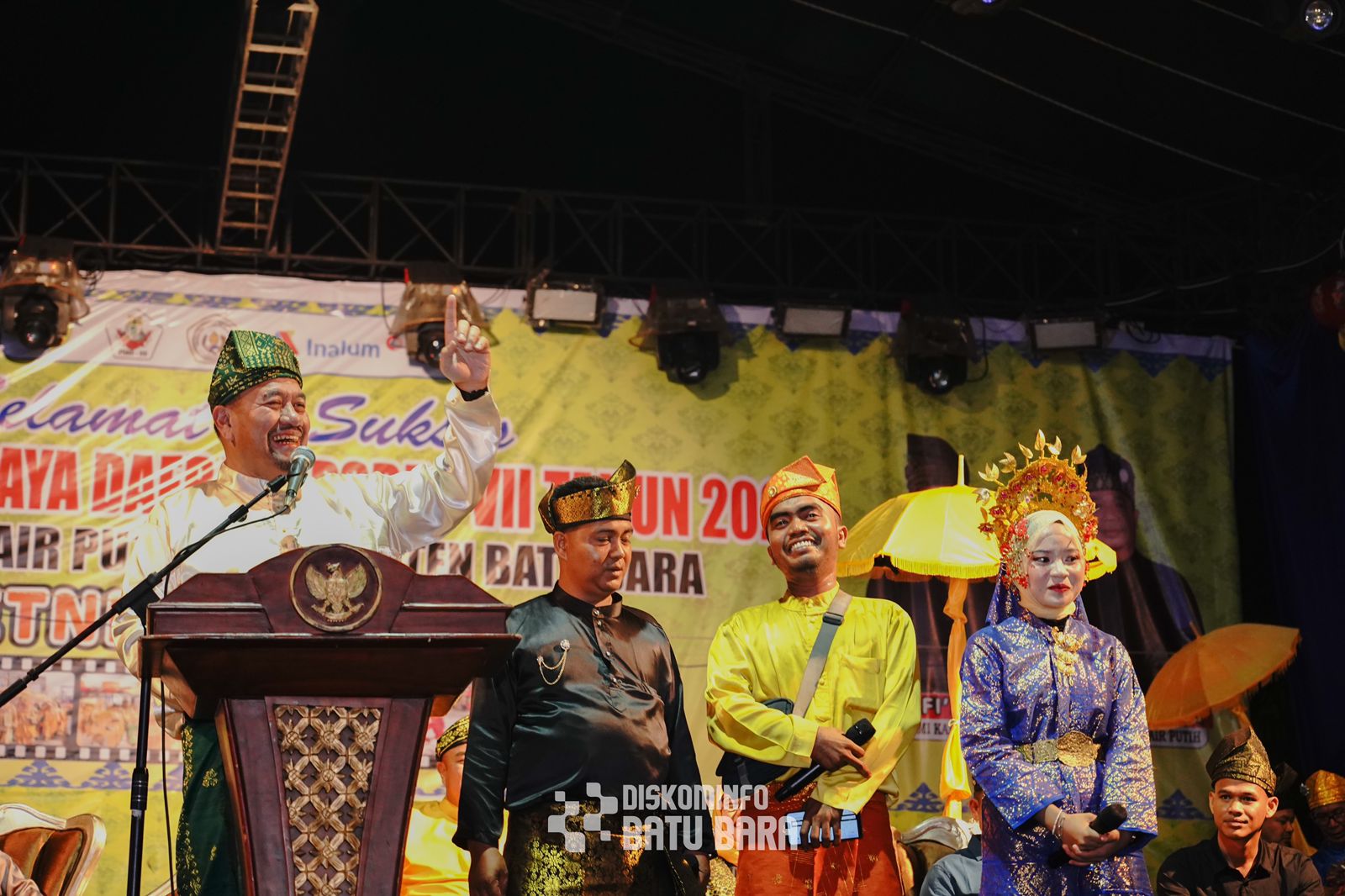 Bupati Batubara H. Baharuddin Siagian, S.H., M.Si bersama Wabup Syafrizal, S.E., M.AP saat  menghadiri  PSDB Etnis Melayu. (DISKOMINFO BATUBARA/SUMUT POS)