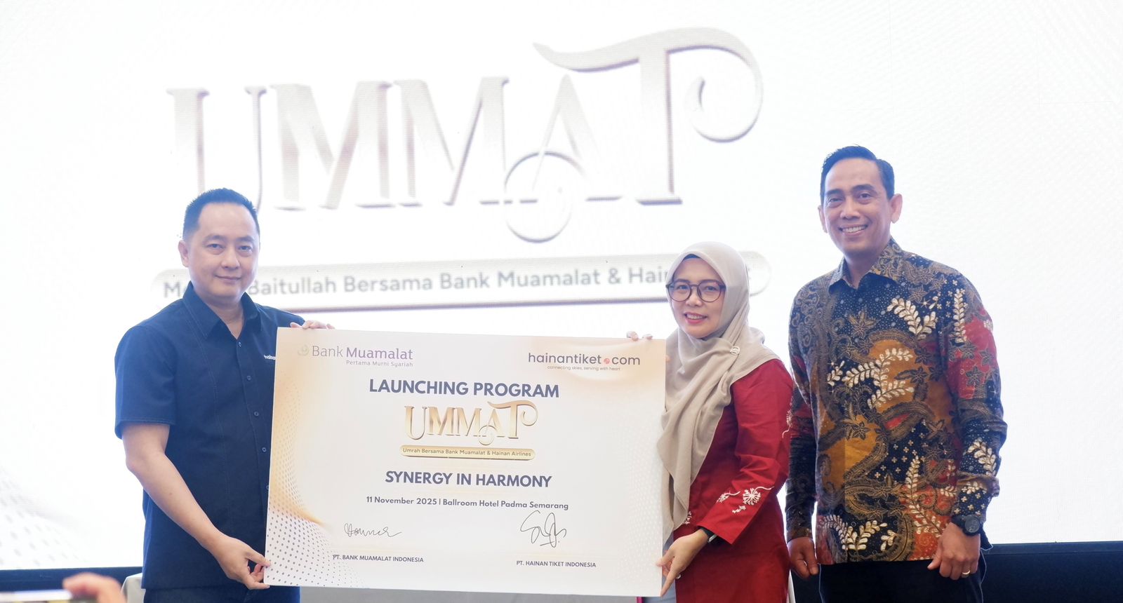 KOLABORASI: PT Bank Muamalat Indonesia Tbk dan Hainantiket.com meluncurkan program UMMAT (Umrah Bersama Muamalat) - &ldquo;Menuju Baitullah Bersama Bank Muamalat & Hainantiket&rdquo;. (Dok: Bank Muamalat)