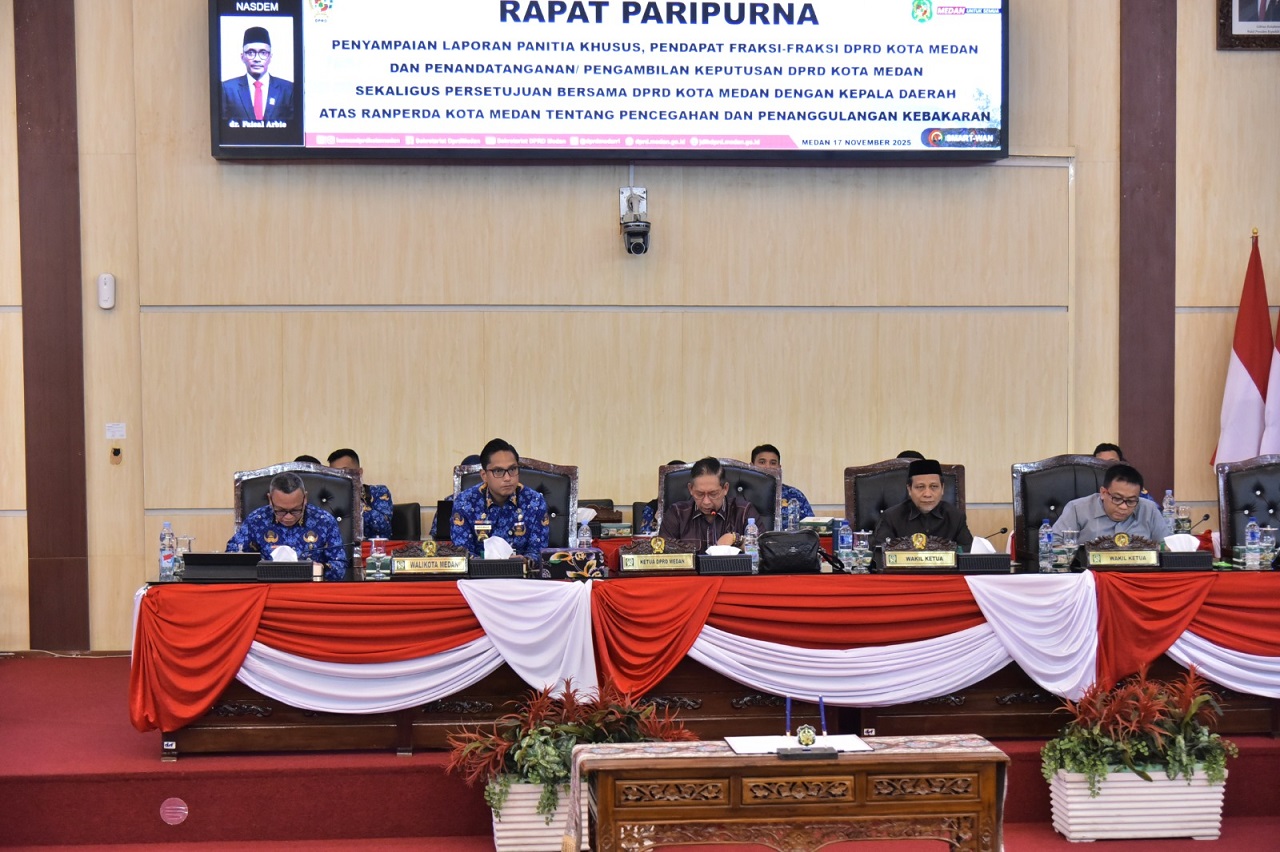 Ketua DPRD Kota Medan Wong Chun Sen bersama Wakil-wakil DPRD Kota Medan Rajudin Sagala, Zulkarnaen dan Hadi Suhendra, dan turut hadir Wali Kota Medan&nbsp;Rico&nbsp;Waas.