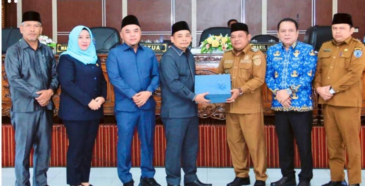 Wabup hadiri Rapat Paripurna DPRD  Labuhanbatu penyampaian Pengantar Nota Keuangan Ranperda APBD Tahun Anggaran 2026 (Fajar/Sumut Pos)