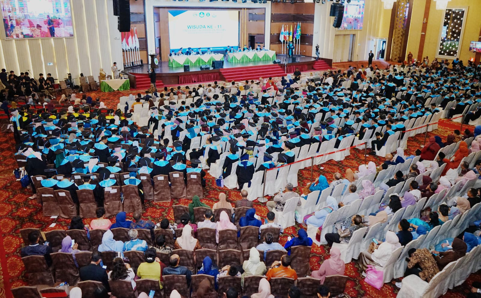 UNIVERSITAS HARAPAN: Wisuda UnHar di Gedung Selecta Medan, Sabtu (15/11). (Istimewa/Sumut Pos)
