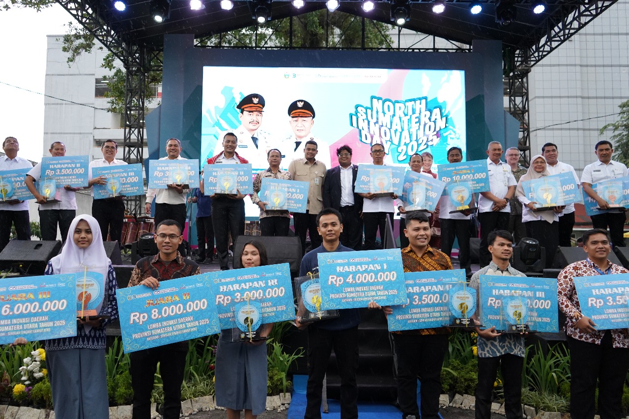 BERSAMA: Para North Sumatera Innovation Day (NSID) 2025 pelajar dan mahasiswa foto bersama. (Dok: istimewa)