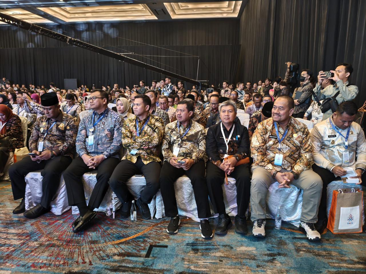 Bupati Batubara, H. Baharuddin Siagian, S.H., M.Si. saat hadiri  RakornasKepegawaian, Badan Kepegawaian Negara (BKN) 2025, di Hotel Pullman Jakarta Central Park, Rabu (19/11/2025).