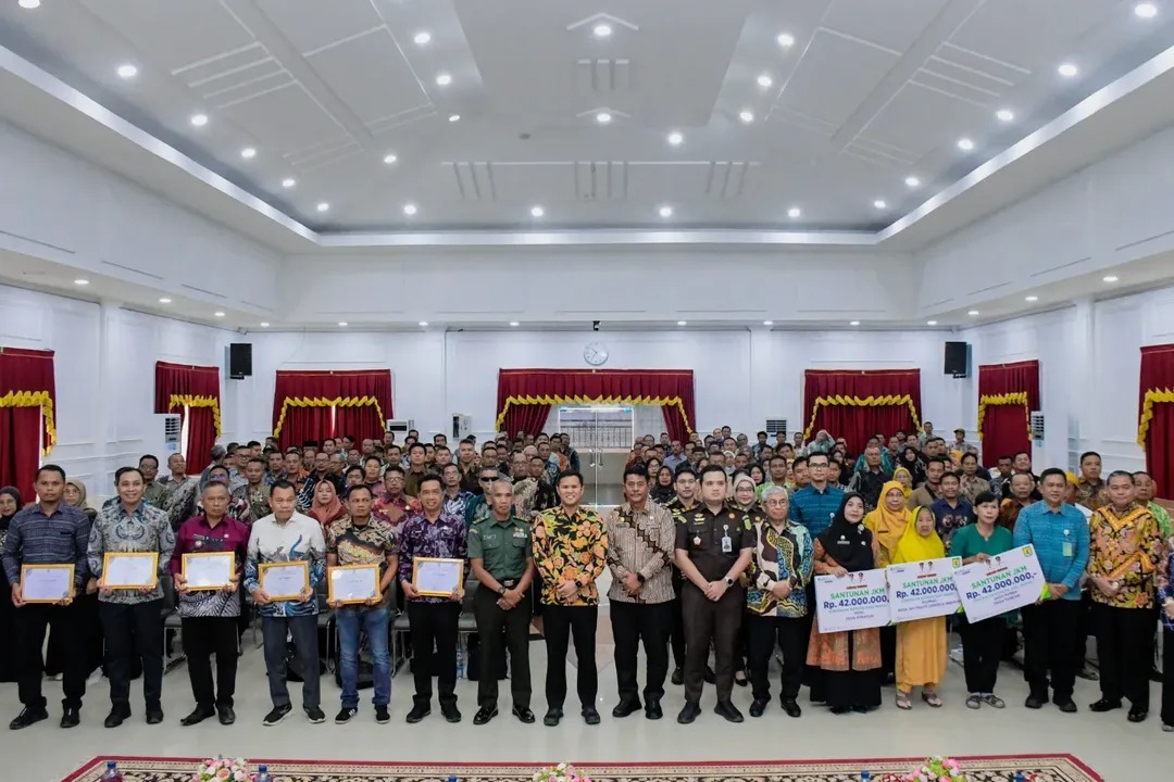 Wabup Sergai Adlin Tambunan bersama para peserta dan tamu undangan usai kegiatan.  ( Fadly/ Sumut Pos)