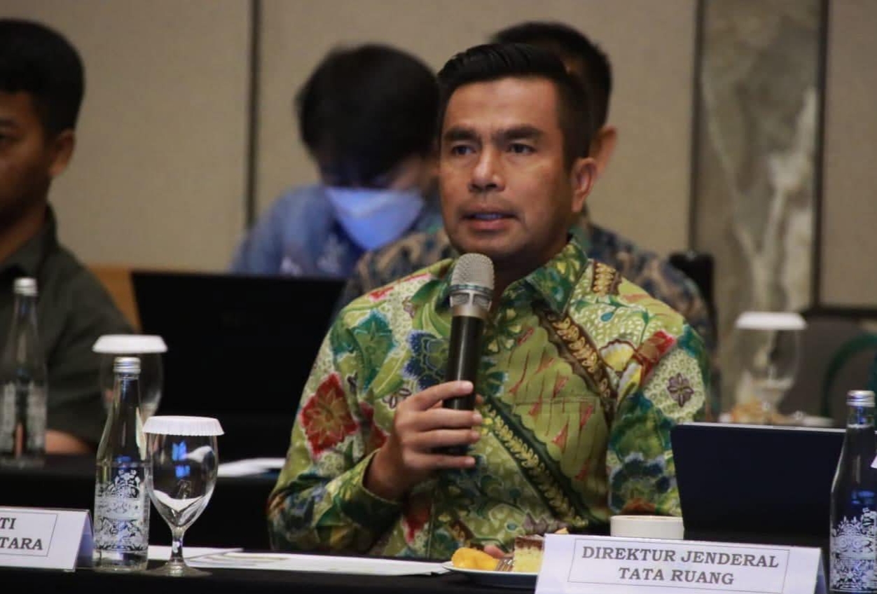 Wabup H. Samsul Tanjung, saat  memaparkan substansi utama RDTR Kawasan Perkotaan Aek Kanopan&ndash;Gunting Saga&ndash;Damuli pada Rapat Lintas Sektor di Jakarta. (Ist)