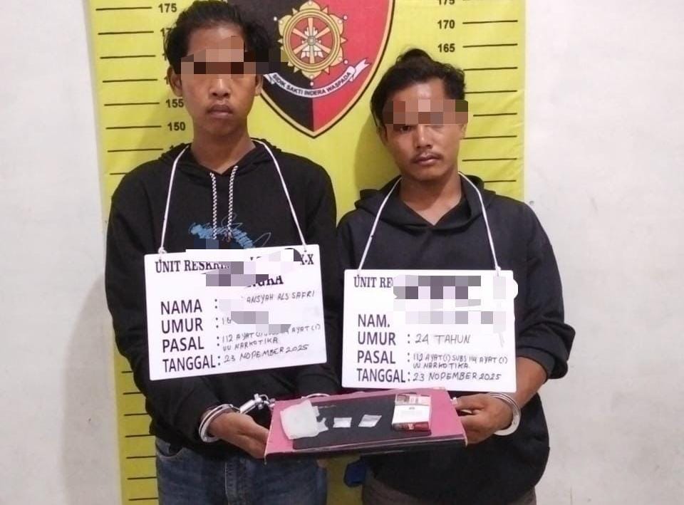 Kedua tersangka, Tanggung dan Sapri (fajar/Sumut Pos)