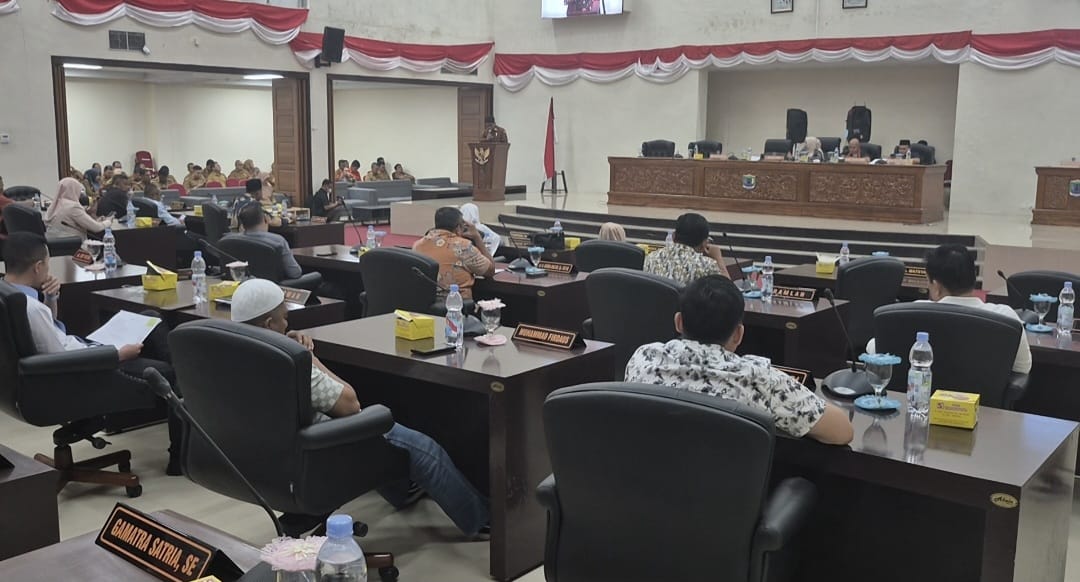 Suasana rapat paripurna di Gedung DPRD Binjai. (Istimewa/Sumut Pos)