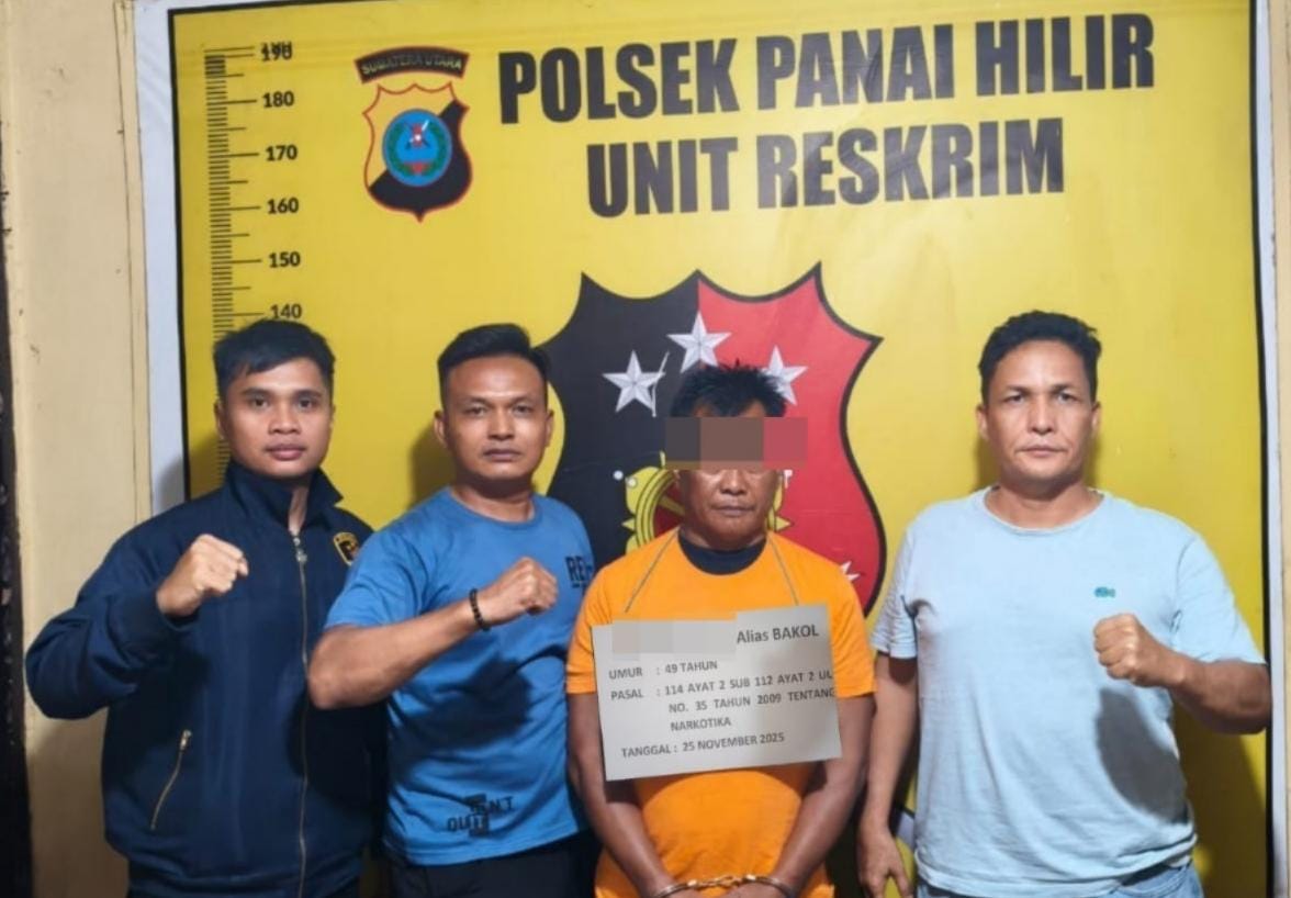 Tersangka Bakal saat diamankan  tim Polsek Panai Hilir (Fajar/ Sumut Pos)