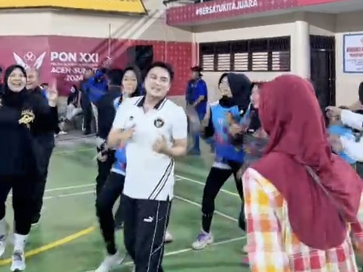 Pimpinan DPRD Sumut, Ricky Anthony saat joget gemoy yang viral di media sosial. (Istimewa/Sumut Pos)