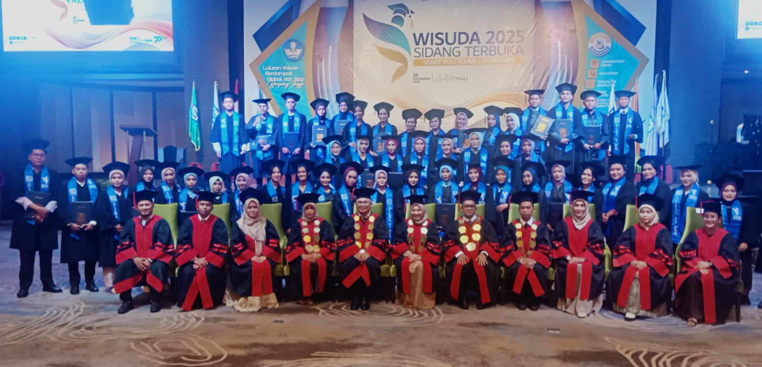 WISUDA: Dr Maulidina MM bersama senat serta wusudawan/wisudawati Direktur Politeknik LP3I Medan, Selasa (25/11). (Deddi Mulia Purba/Sumut Pos)