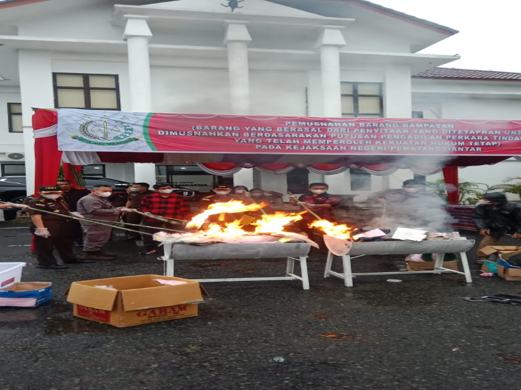 Kejari Pematangsiantar musnahkan barang bukti narkoba. (Pra Eevasi/Sumut Pos