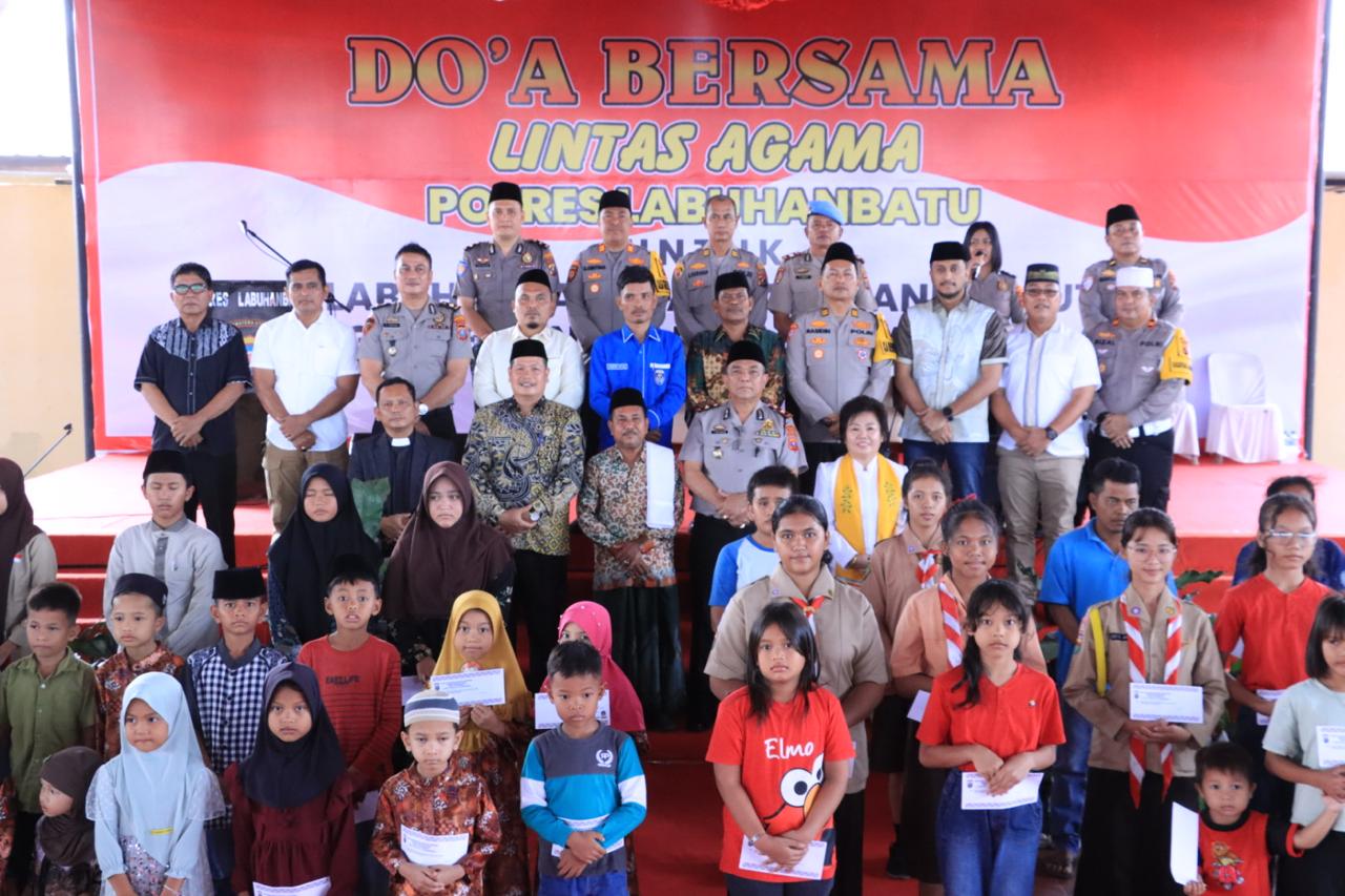Doa Bersama Lintas Agama sebagai wujud kepedulian dan permohonan keselamatan bagi Kabupaten Labuhanbatu dan Kabupaten Labuhanbatu Utara dari potensi bencana alam. (Fajar/Sumut Pos)