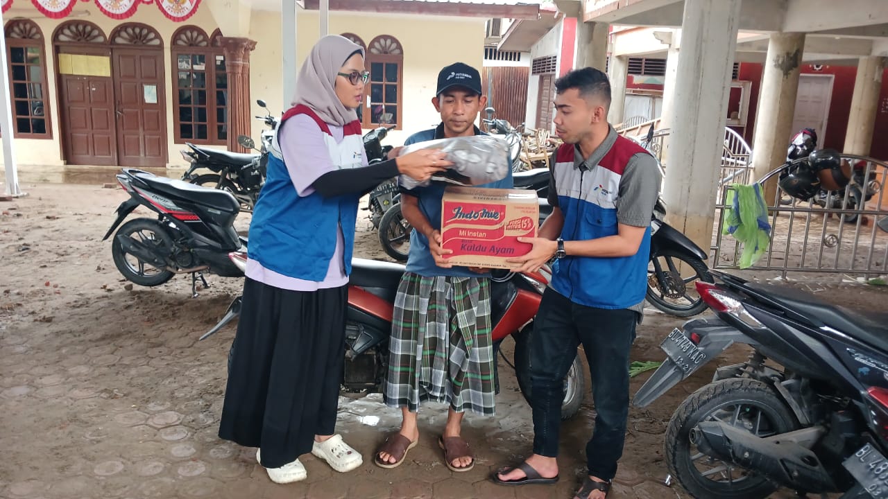 BANTUAN: PHR Zona 1 medistribusikan bantuan di posko siaga banjir dan titik-titik pengungsian di Lhokseumawe, Aceh dan Langkat, Sumatera Utara. (Dok: istimewa)