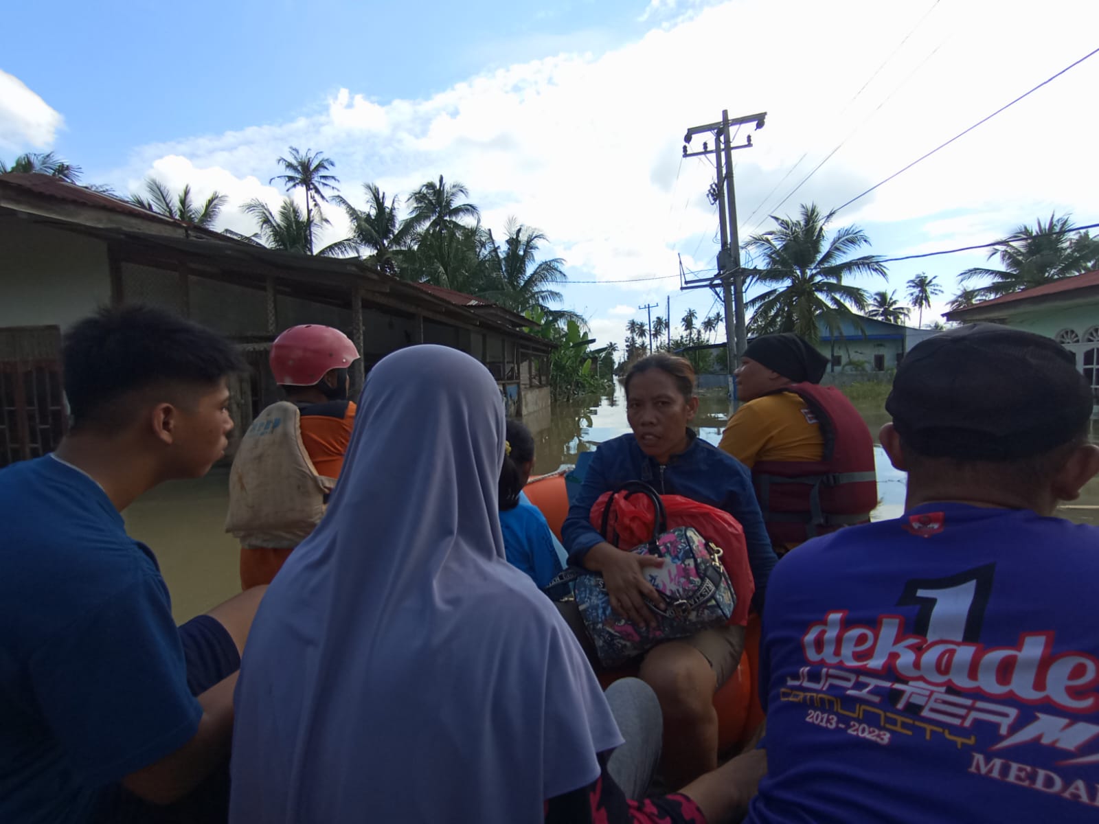 BPBD Kota Medan masih melakukan evakuasi terhadap warga terdampak banjir di Kelurahan Terjun, Kecamatan Medan Marelan, Sabtu (29/11/2025).(BPBD Kota Medan)