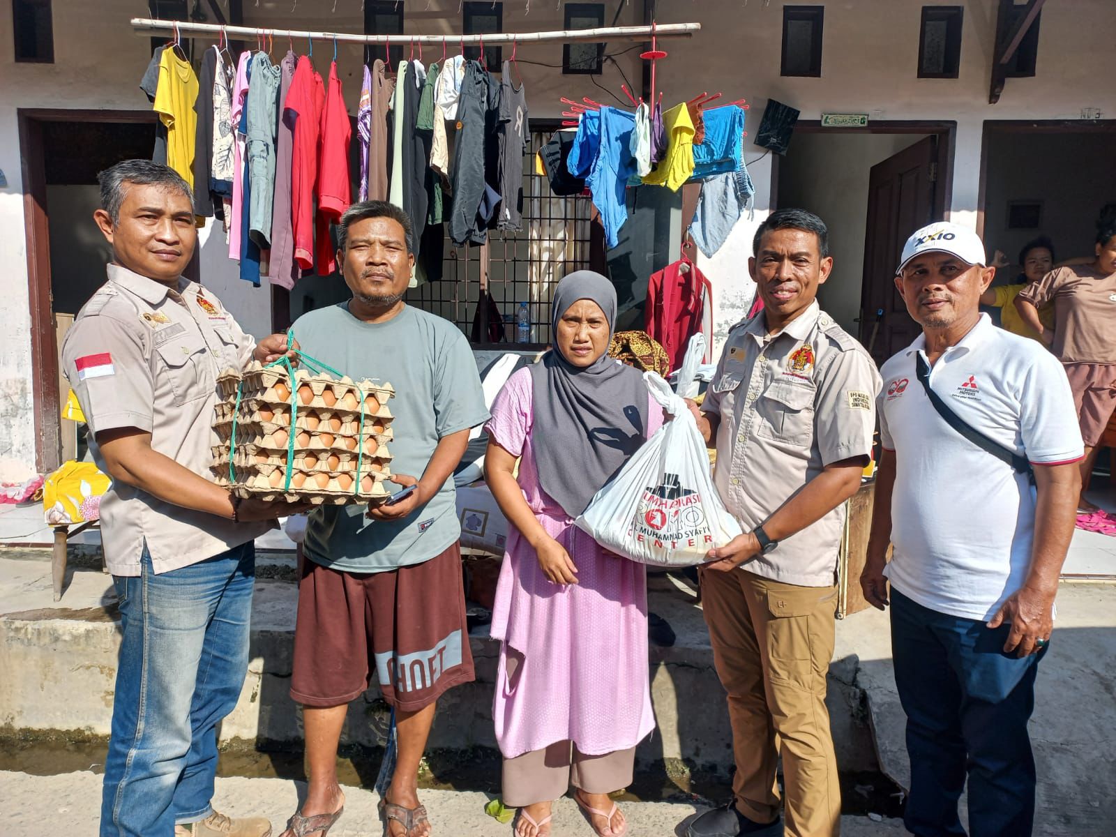 MAI menyalurkan bantuan logistik penting kepada warga terdampak banjir. (ISTIMEWA/SUMUT POS)