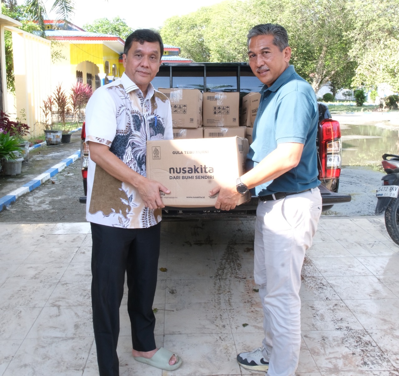 PTPN I Regional 1 menyerahkan bantuan untuk korban banjir di Deliserdang yang diserahkan di Gedung Pemberdayaan Kesejahteraan Keluarga (PKK) Pemerintah Kabupaten Deli Serdang (29/11/2025)&nbsp;&nbsp;(ist)