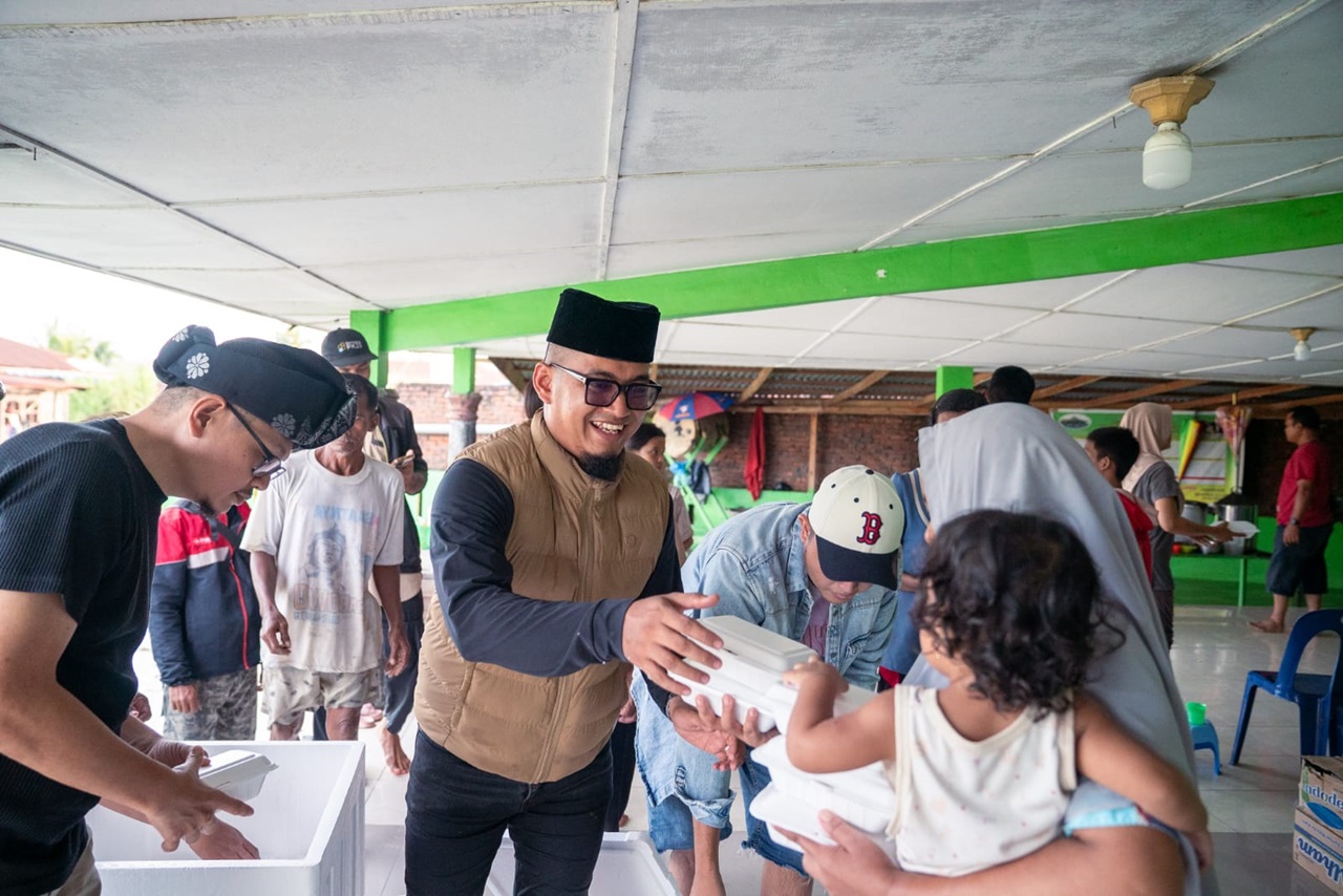 Kerajaan Kejuruan Metar Bilad Deli Salurkan 2.800 Paket Makanan ke Lokasi Banjir Medan