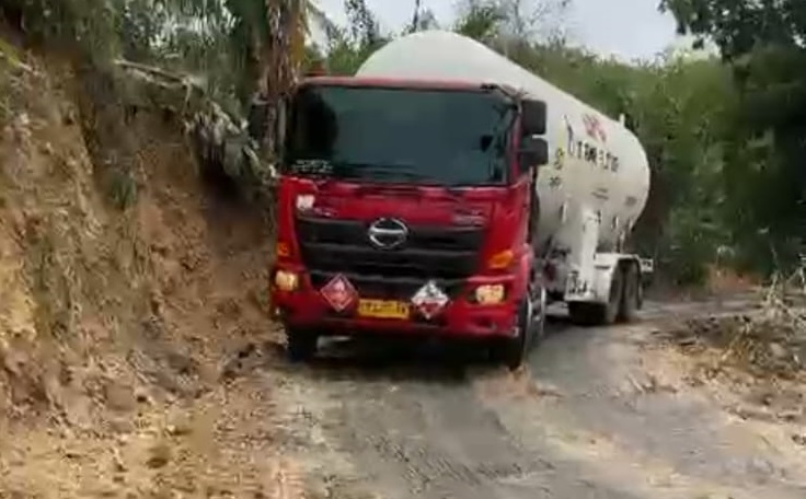 Pertamina Patra Niaga, menyampaikan bahwa operasional 19 terminal BBM di Sumatera bagian utara telah kembali normal setelah beberapa kapal pengangkut BBM bisa sandar. (Ist)