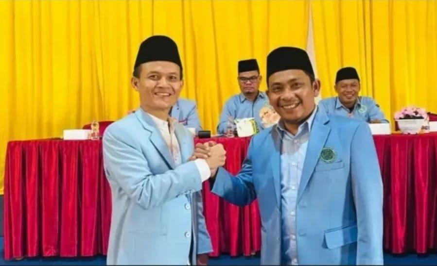Ketua DPD BKPRMI Labura Periode 2025 - 2030 H.Rori Tambunan (kanan). ( Asri Tarigan / Sumut Pos )