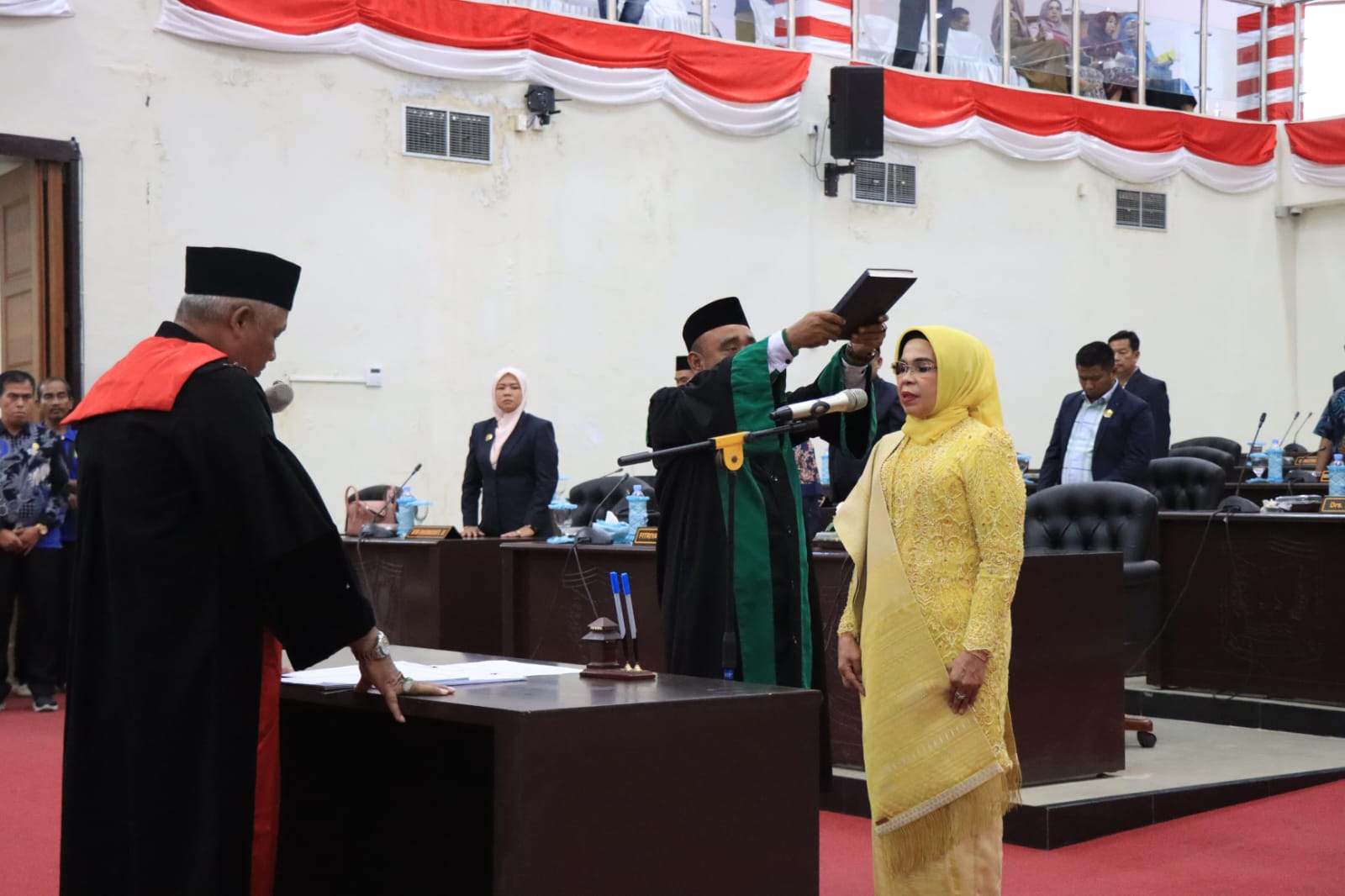 Gusuartini br Surbakti saat dilantik sebagai Ketua DPRD Binjai periode 2004-2029. (Diskominfo Binjai/Sumut Pos)