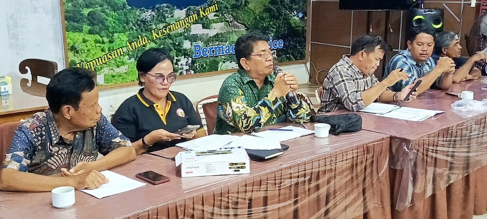 RAPAT: Jajaran Panitia Natal Patambor Indonesia Cabang Kota Medan saat rapat persiapan, baru-baru ini. (Dok Pribadi)