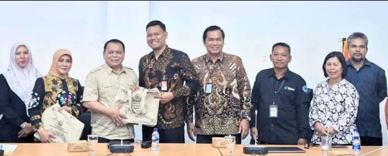 ACARA: Sekda Labuhanbatu pimpin acara advokasi penyusunan Peraturan Daerah tentang Kawasan Tanpa Asap Rokok (Dok: Fajar/Sumut Pos)