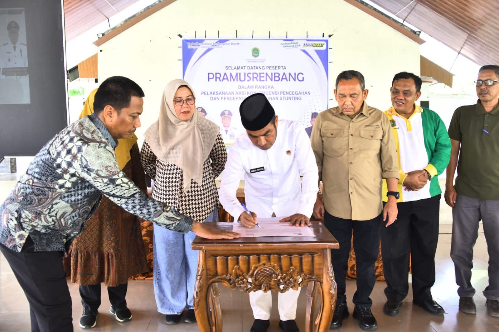 PRAMUSREMBANG: Wabup Labura Didampingi Pj.Sekda Buka Pramusrenbang Aksi Konvergensi untuk Percepatan Penurunan Stunting 2025. (Dok: Asri Tarigan/Sumutpos)
