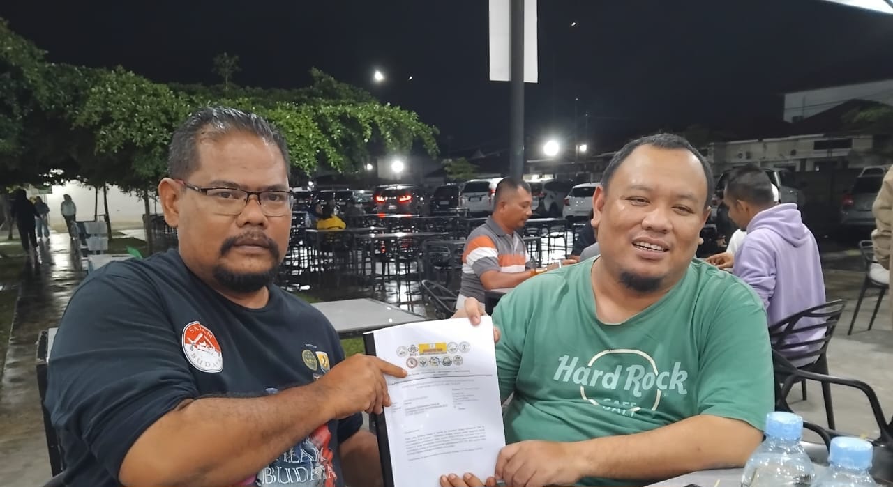 wakil Ketua Komisi A DPRD Provinsi Sumatera Utara, Zeira Salim Ritonga, bersama Advokat Akhmat Saipul Sirait (ist)