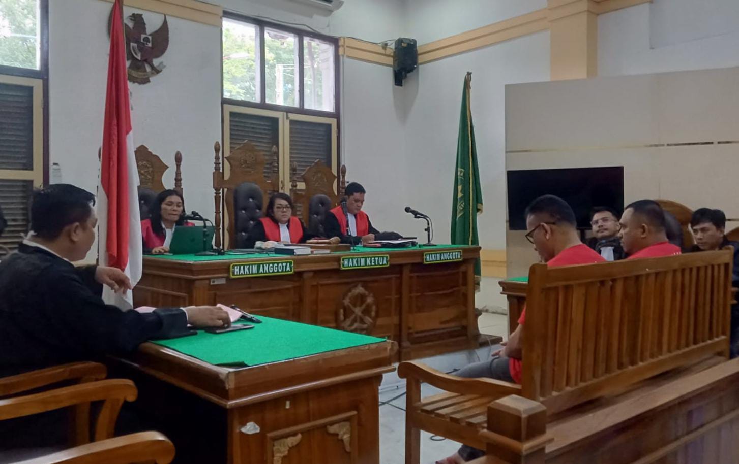 Dua kurir sabu-sabu asal Aceh, menjalani sidang tuntutan di PN Medan, Senin (15/12/2025) sore. (Agusman/Sumut Pos)