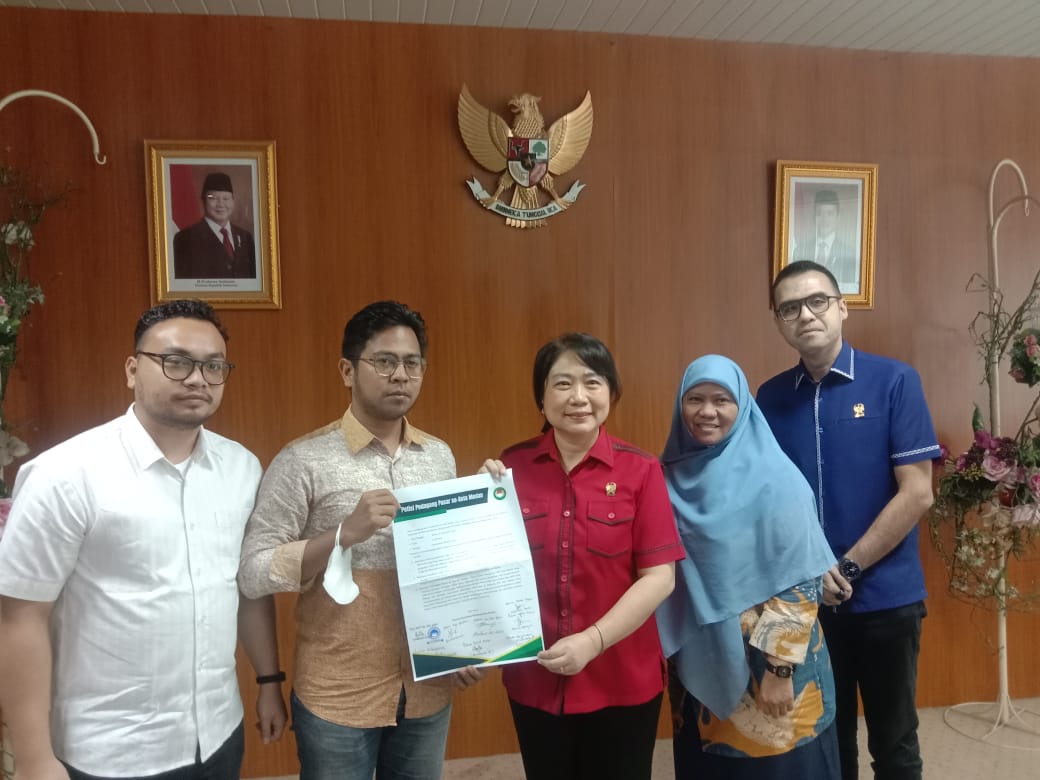 TERIMA: Pansus Ranperda KTR DPRD Kota Medan menerima aspirasi APPSI di gedung DPRD Kota Medan. (MARKUS/SUMUT POS)