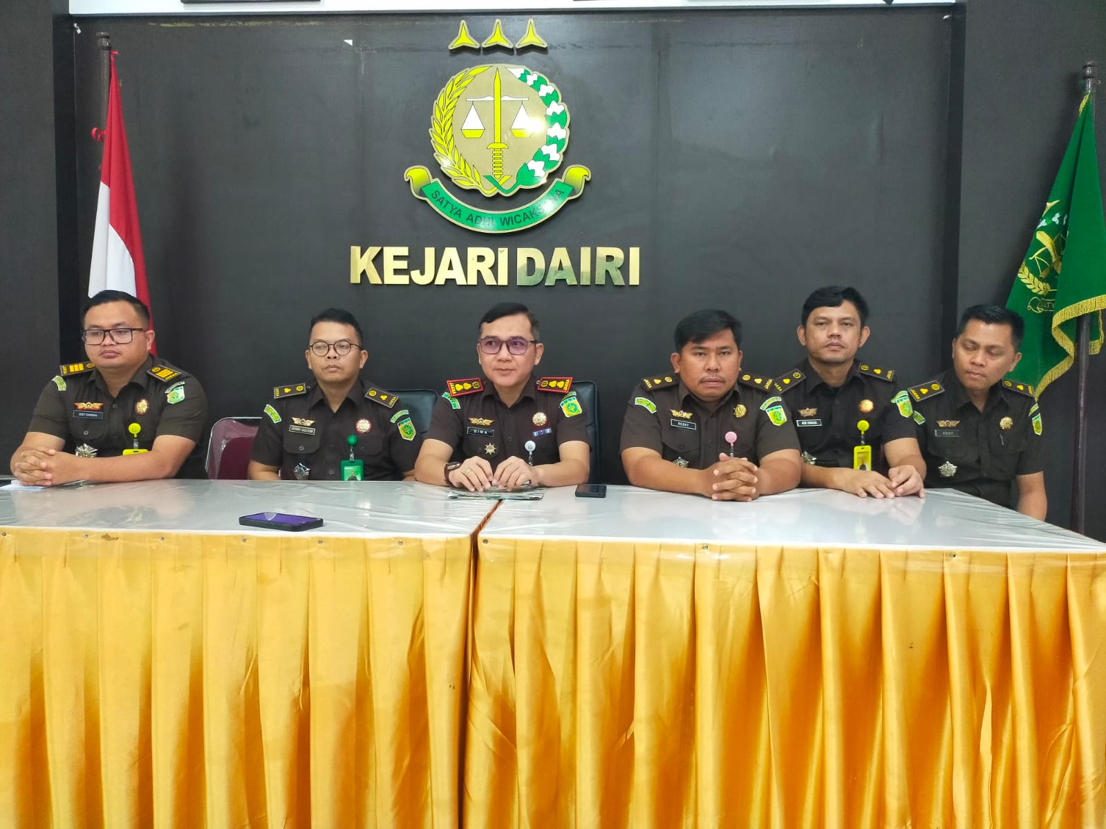 epala Kejaksaan Negeri Dairi, Bima Yudha Asmara SH, MH didampingi Kasi Pidsus, Resky Harahap SH,MH dan Kasi Intelijen, Gerry Gultom SH, MH dan jajaran saat peringatan Hakordia 2025.