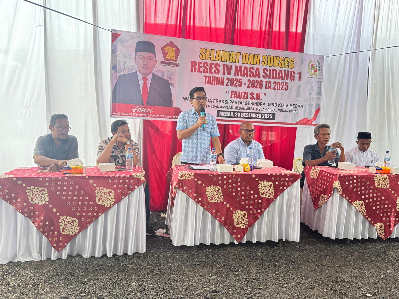 Anggota DPRD Kota Medan Fraksi Partai Gerindra, Fauzi  saat menggelar Reses IV Masa Sidang Tahun 2025-2026 di Jalan Sempurna Lorong Gabe, Kelurahan Binjai. (ISTIMEWA/SUMUT POS)