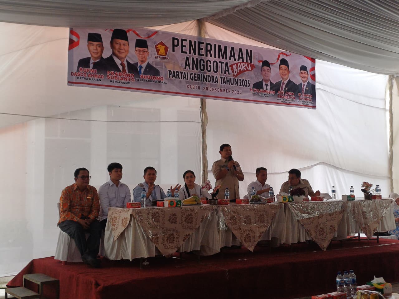 Wakil Ketua DPD Partai Gerindra Sumatera Utara, H. Zulkarnaen S.K.M, memfasilitasi kegiatan Penerimaan Anggota Baru Partai Gerindra Tahun 2025, Sabtu (20/12/2025). ((Markus Pasaribu/Sumut Pos)