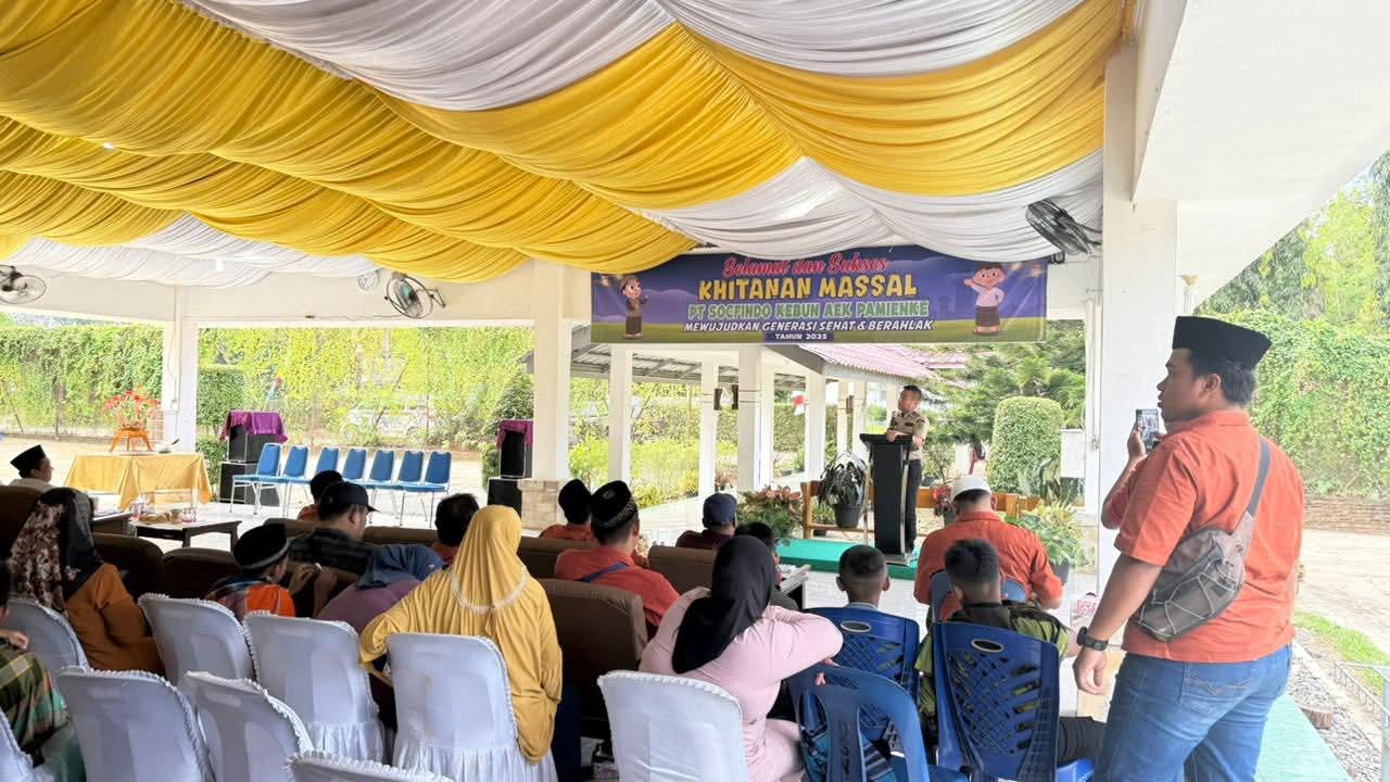 Wakil Bupati Labuhanbatu Utara Buka Khitanan Massal PT Socfindo Kebun Aek Pamingke Labura. (Asri Tarigan/Sumutpos)