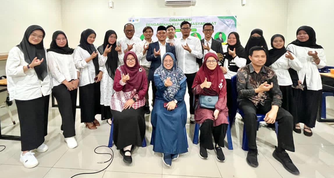 KERJA SAMA: Dari kiri Prof. Dr. Dadan Ramdan, M.Eng, M.Sc (UMA), Prof. Dr. H. Muzakkir, M.Ag (UIN Sumatera Utara) dan Dr. Ir. Mawardi, M.T (Universitas Al-Azhar Medan). (Istimewa/Sumut Pos)