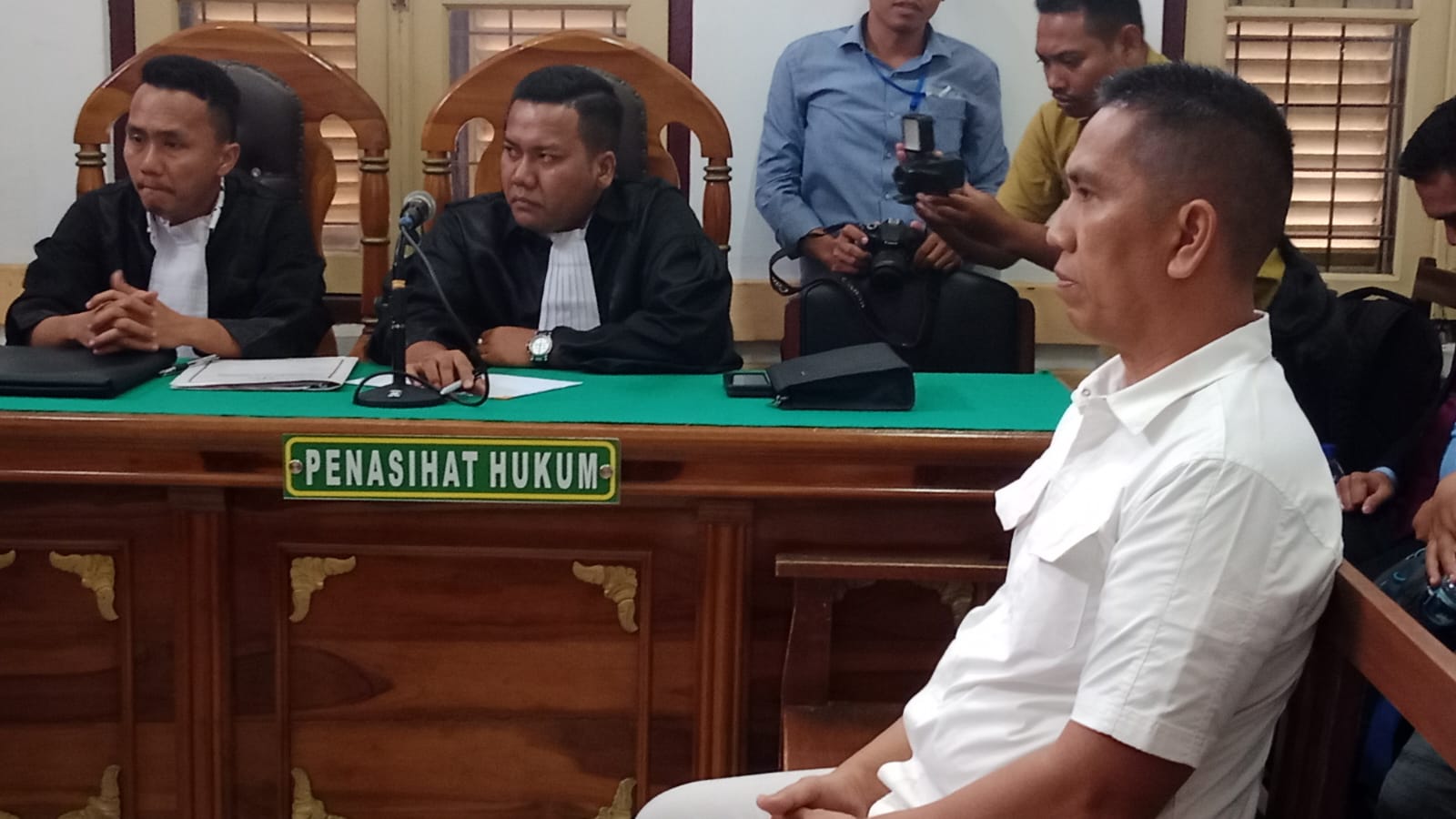 SIDANG: Mantan anggota Polri, Achiruddin Hasibuan saat menjalani sidang di PN Medan. (Dok: ist)