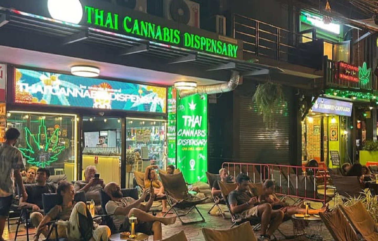 Ilustrasi, suasana di salah toko yang bergerak di bidang bisnis ganja di Thailand. (ig@thaicannabis.diapensary)
