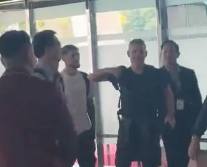 TIBA: Pelatih Timnas Indonesia tiba di Jakarta, Sabtu (10/1/2026). (Dok: jawapos.com)